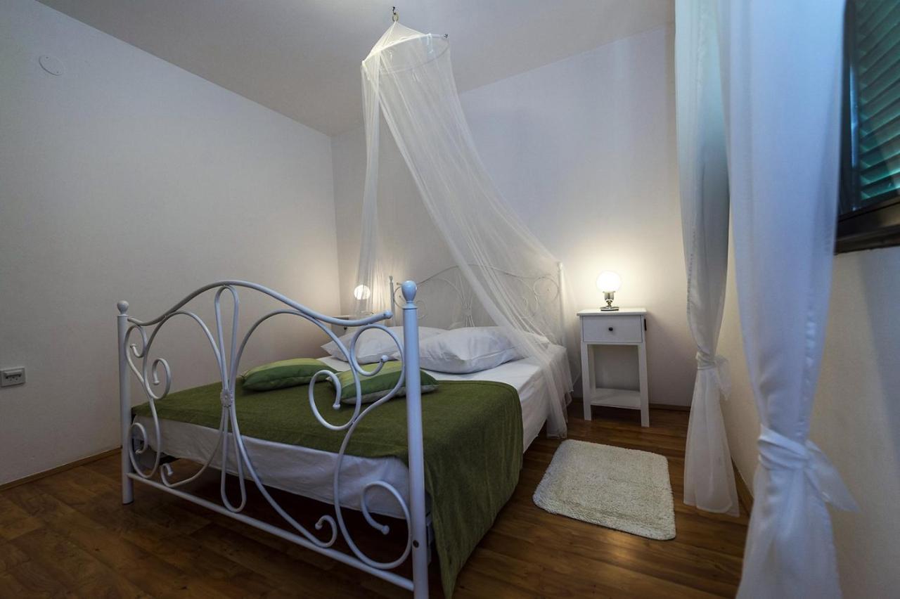 Spacious Three-Bedroom Villa Balun With Pool Porec Ngoại thất bức ảnh